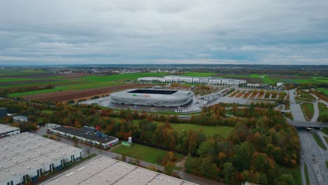 Luftaufnahme-Des-Wwk-Arena-Stadions-Des-Fc-Augsburg-Neben-Der-Zweispurigen-B17