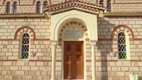 Eingang-Zur-Kirche-Der-Panagia-In-Der-Stadt-Des-Antiken-Korinth