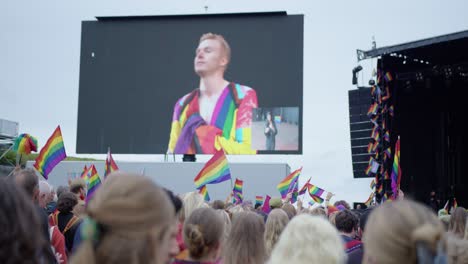 Famous-performer-singing-or-talking-on-stage-in-Oslo-Pride-2022
