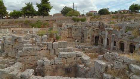 Gut-Gepresster-Peirene-Brunnen-Im-Antiken-Korinth