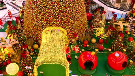 Christmas-decoration-in-a-mall-in-Brazil