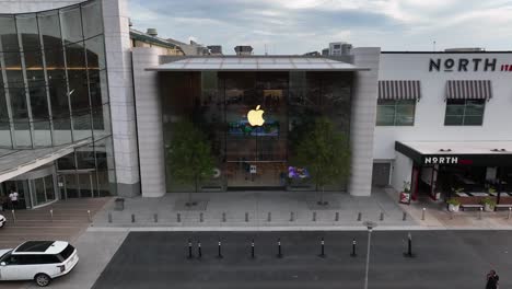 Apple-Store-Einzelhandelsstandort-In-Gehobenem-Einkaufszentrum-In-Den-USA
