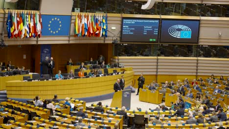 Cámara-Plenaria-Del-Parlamento-Europeo-Durante-El-Discurso-De-Charles-Michel,-Presidente-Del-Consejo-Europeo---Gran-Angular