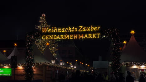 Eingang-Zum-Weihnachtsmarkt-In-Berlin.-2019