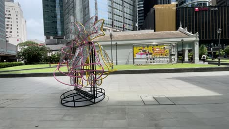 Christmas-art-installations-in-Raffles-Place,-Finacial-Business-District,-Singapore