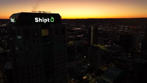 Shipt-Headquarters-Bürogebäude-In-Birmingham-Alabama-Bei-Sonnenaufgang