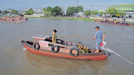 Coconut-vendor-boat-on-Can-Tho-floating-market