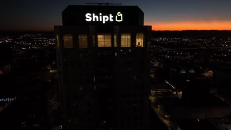 Shipt-headquarters-office-building-in-Birmingham-Alabama-at-sunrise