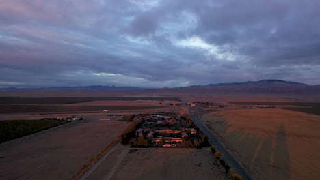 Luftbild-Von-Harris-Ranch-Inn-Und-Restaurant-In-Coalinga,-Kalifornien