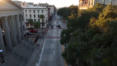 Downtown-Historic-Savannah-Georgia-Bei-Sonnenuntergang