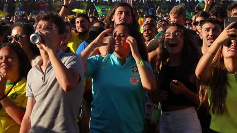 Brasilianer-Feiern-Den-Ersten-Sieg-Bei-Der-WM-2022-In-Quatar