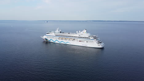 Aida-Cruise-Ship-Aerial-View-Forward-Flight,-Sunny-Day,-4K