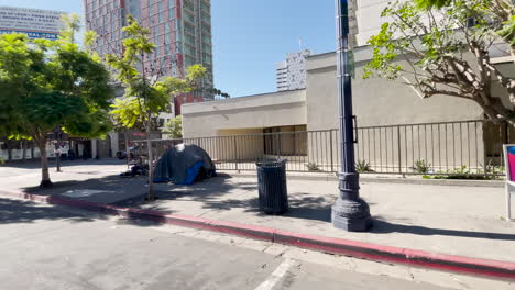 Obdachlose-Leben-In-Zelten-Auf-Den-Straßen-Von-San-Diego,-Kalifornien