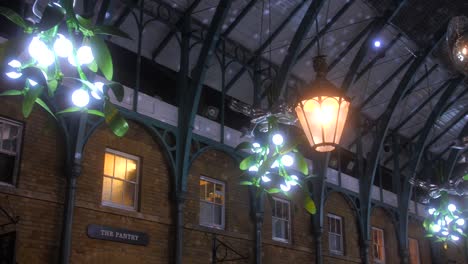 Massive-Mistletoes-Hanging-From-The-Arched-Ceiling-Of-Covered-Christmas-Market-At-The-Covent-Garden-In-London,-UK