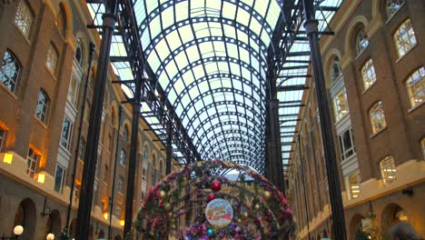 Interior-Of-Hay's-Galleria-With-Festive-Decorations-During-Christmas-Season-In-London,-UK