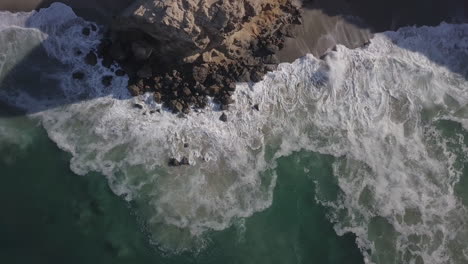 Overhead-Drohne-Aufnahme-Der-Meereswelle