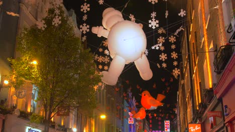 Giant-Inflatable-Snowman-And-Birds-Suspended-Above-Carnaby-Street-Outside-Shops