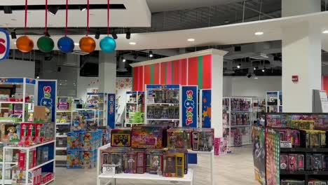 Toys-R-Us-Spielzeugeinzelhandel-Im-Kaufhaus-Macy&#39;s