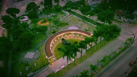 Schöne-Luftaufnahme-Mit-Drohne-Des-Parks-V-Centenario-In-Der-Stadt-Cordoba,-Veracruz,-Mexiko