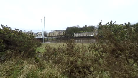 Fast-flowing-water-on-the-River-Lune-in-Lancaster