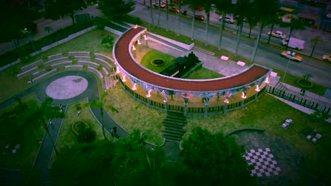 Hermosa-Vista-Aerea-Con-Drone-Del-Parque-V-Centenario-En-La-Ciudad-De-Cordoba,-Veracruz,-Mexico