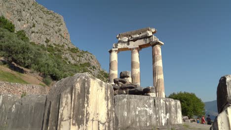 Tholos-De-Delphi---Gradas-13