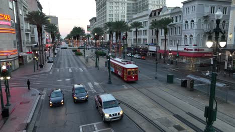 Street-car-in-downtown-New-Orleans