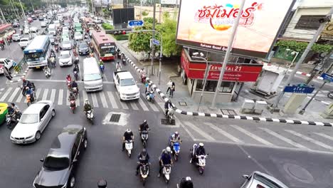 El-Tráfico-En-Bangkok-Es-Denso-Y-Suele-Estar-Paralizado
