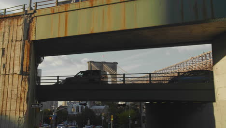 Gimbal-shot-of-the-Brooklyn-Bridge-at-golden-hour