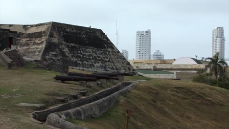 Die-Kanonen-Von-Castillo-De-San-Felipe-De-Barajas,-Cartagena,-Kolumbien