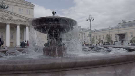 Fountain-in-front-of-Bolshoi-Theatre-in-Moscow,-Russia