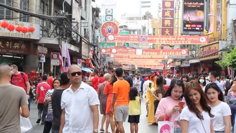 Large-Crowd-Of-Thailand-People-At-Street-Festival-In-Bangkok