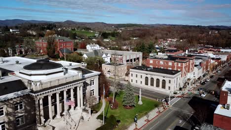 Aerial-Push-in-to-Courthouse-in-Marion-Virginia,-Marion-Va,-Marion-in-4k