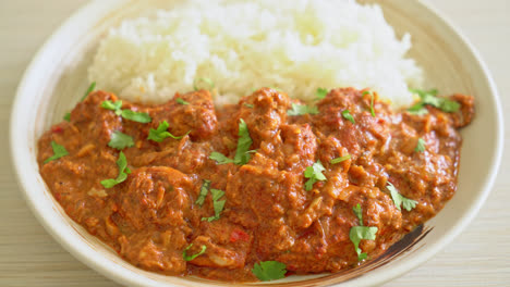 chicken-tikka-masala-with-rice-on-plate---Indian-food-style