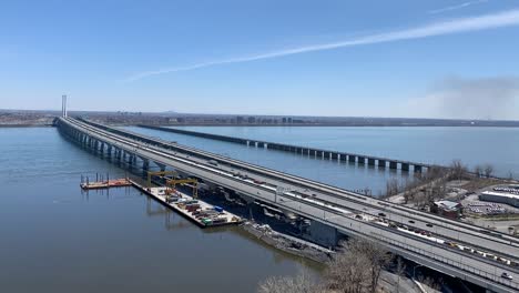 traffic-on-iconic-Canadian-Champlain-Bridge-of-Montreal,-Time-lapse