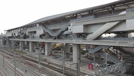 La-Estación-De-Tren-Recién-Construida-Y-El-Sistema-Ferroviario-Respaldan-El-Viaje-De-Más-Personas-En-Bangkok