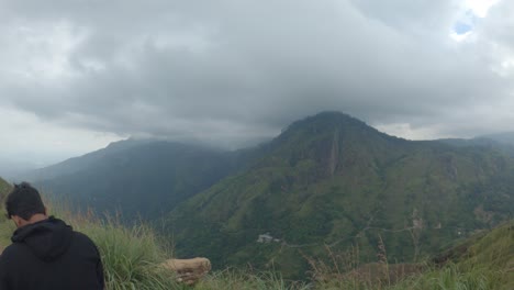 Timelapse-Del-Pico-Del-Pequeño-Adam,-Sri-Lanka,-Distrito-De-Badulla