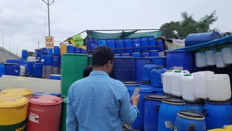 plastic-poly-open-top-drum-drums-barrel-barrels-55-gallon-open-top-head-open-head-shipping-rainwater-storage-container