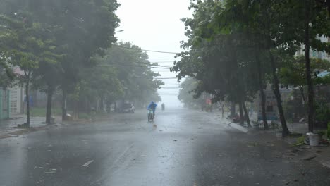 Regensturm-In-Da-Nang,-Vietnam,-Ankommender-Noru-Taifun