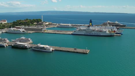 Aerial-view-of-ferry-in-the-harbor-in-Split,-Croatia