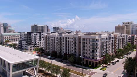 Aerial-rising-shot-revealing-Fort-Lauderdale-in-Florida