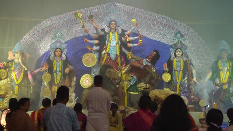 Das-Größte-Fest-Von-Westbengalen-Ist-Durga-Puja-Mit-Dem-Idol-Von-Durga-Thakur