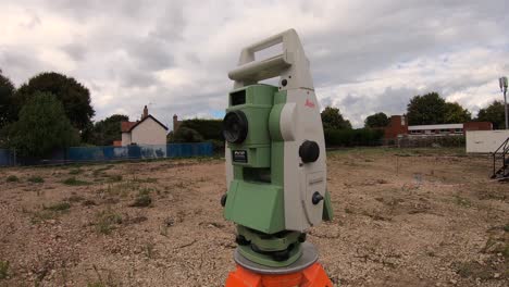 Leica-total-station-rotating-around-Z-axis-on-construction-site-prior-works