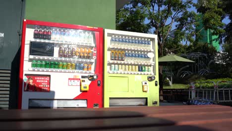 Máquina-Expendedora-Automática-En-El-Parque-Kowloon-De-Hong-Kong
