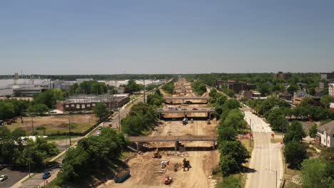 496-highway-construction-in-Lansing,-Michigan-with-drone-video-moving-forward