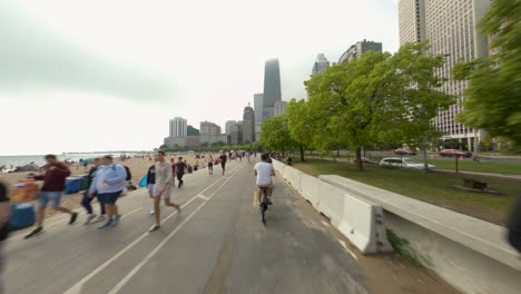Bike-ride-at-the-Lakefront-Trail-before-the-start-of-The-2022-Chicago-Air-and-Water-Show