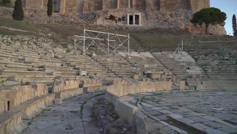 Panoramablick-Auf-Das-Theater-Des-Dionysos-Am-Frühen-Morgen