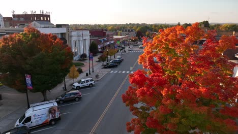 Downtown-Main-Street-in-Small-Town-America