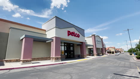 Storefronts-of-Petco-and-Jo-Ann-Fabrics-in-a-small-shopping-mall