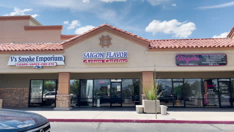 Restaurant-Mit-Saigon-Geschmack-Und-Asiatischer-Küche-In-Einem-Einkaufszentrum-In-Arizona